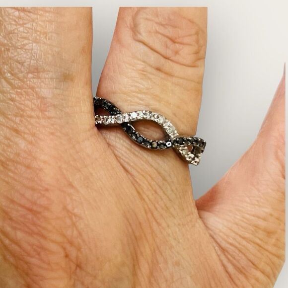 Paved Silver Ring size 8, black & clear CZ stamped .925 - Picture 2 of 9